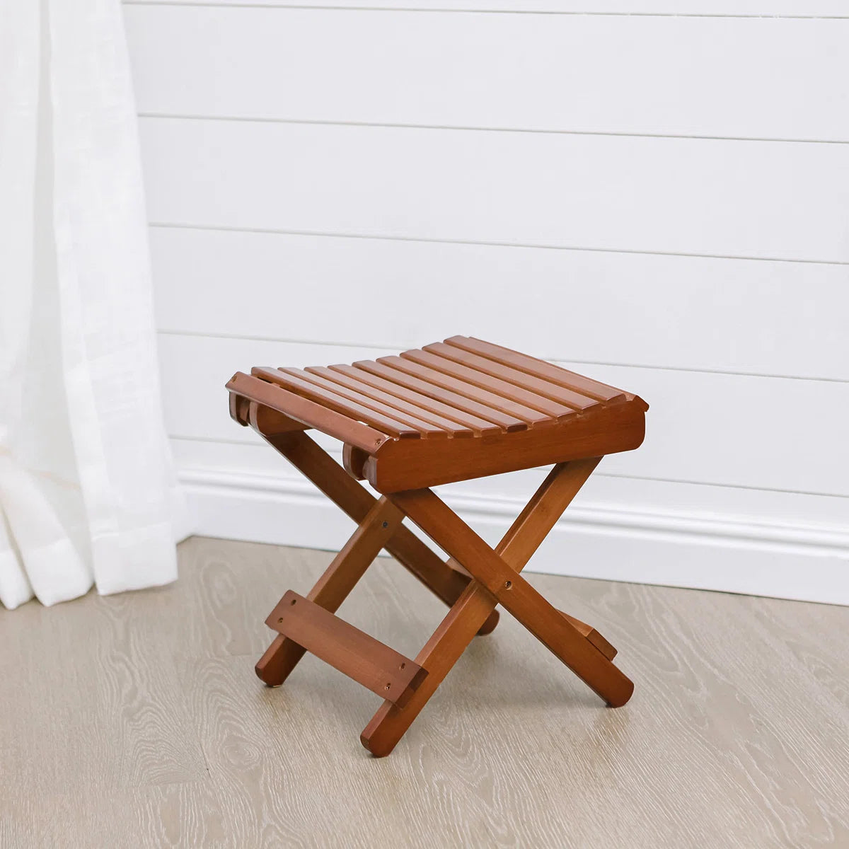 Klapphocker aus Massivholz